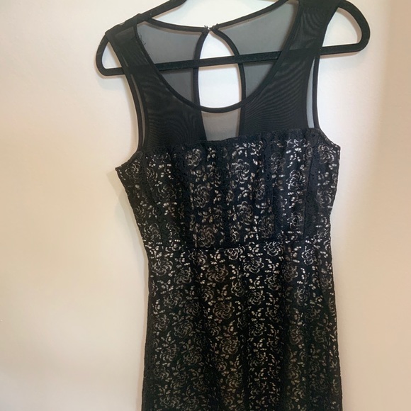 5/25 Black and cream lace fit and flare mini dress - Picture 3 of 8